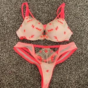 Victoria’s Secret Set